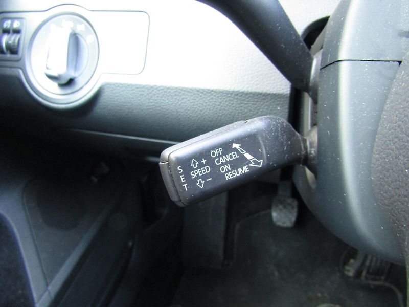 Volkswagen Passat (2011) 1.6 TDI 77kW - fotka 32 z 45