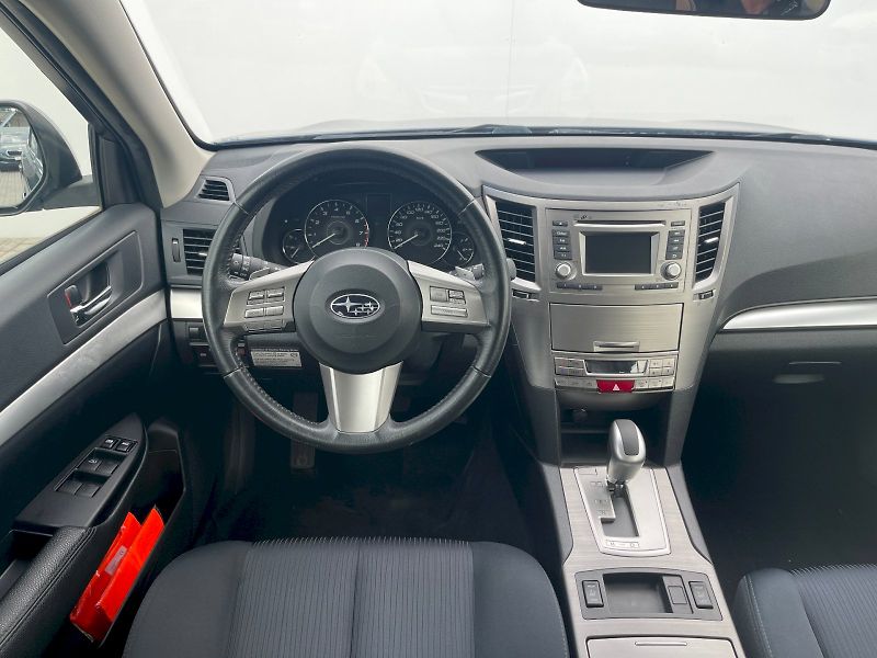 Subaru Legacy (2013) 2.5i / 123 kW 4x4 - fotka 6 z 30