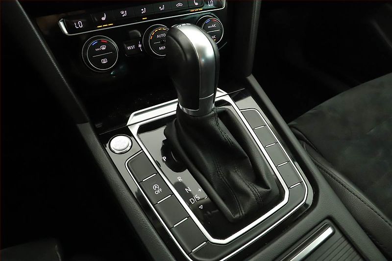 Volkswagen Passat (2015) 1.4 TSI, Automat, Kůže, Navi - fotka 13 z 18