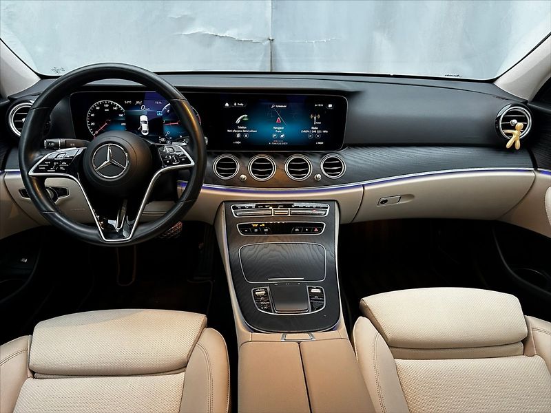 Mercedes-Benz Třídy E 2,0 220D 143kW - fotka 18 z 44