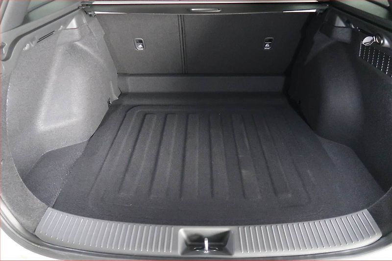 Hyundai i30 (2024) 1.5 DPI, ČR,1.maj, Serv.kniha - fotka 14 z 18