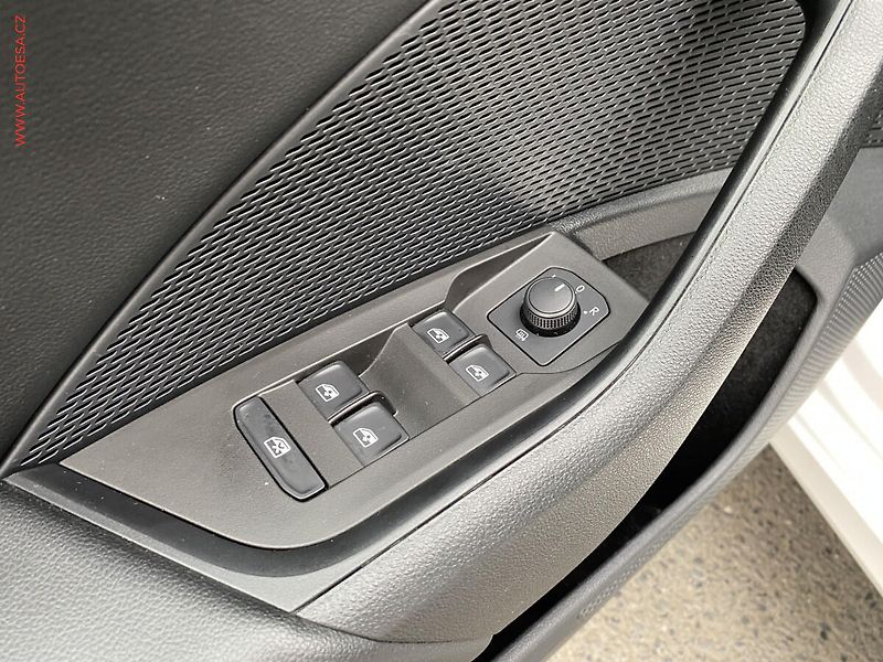 Škoda Octavia (2021) 1.5TSi, 2.maj,ČR, Ambition - fotka 13 z 17