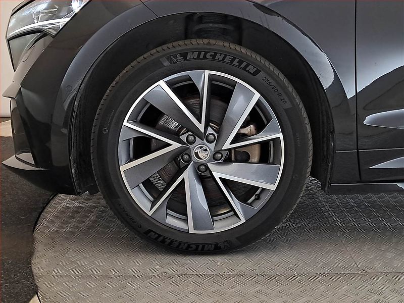 Škoda Enyaq (2023) Sportline iV 80 (82 kWh) - fotka 15 z 31