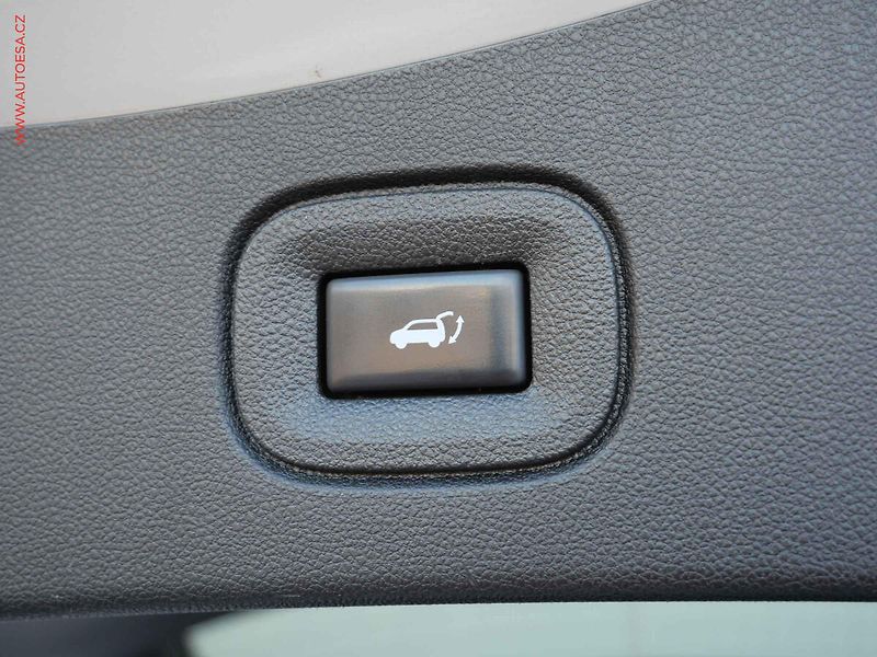 Renault Koleos (2018) 2.0 dCi 4WD, Initiale Paris - fotka 24 z 25