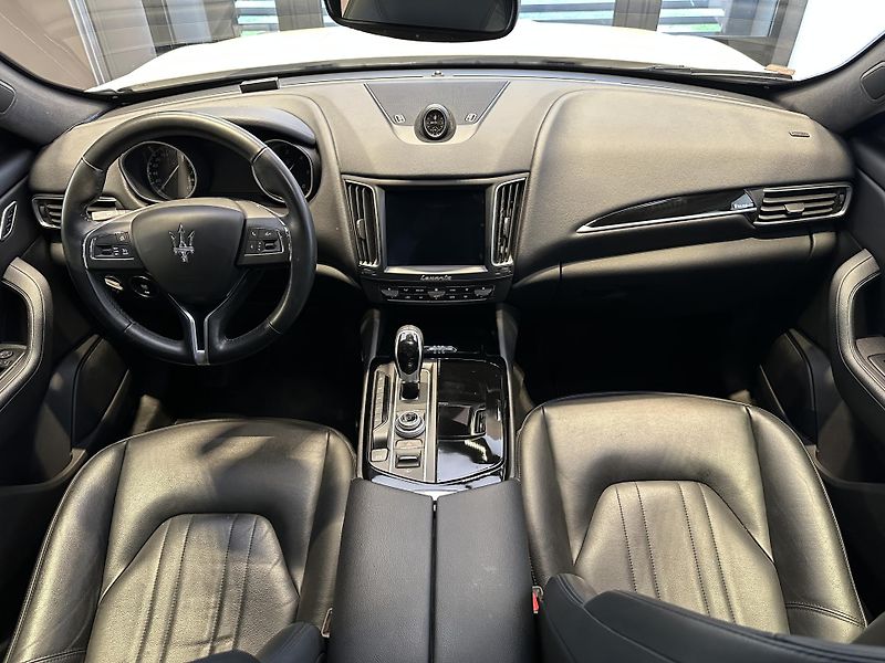 Maserati Levante (2018) Diesel 275HP - fotka 17 z 18