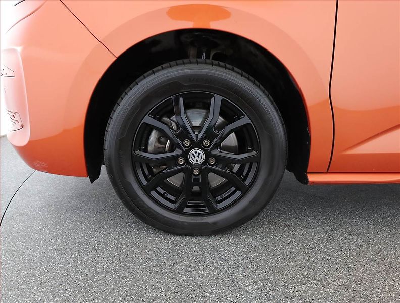 Volkswagen Multivan (2023) 2.0 TSI - fotka 21 z 21