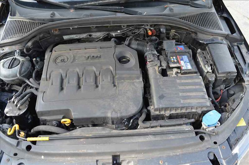 Škoda Octavia (2015) COMBI III. 1,6 TDI 4X4 - fotka 17 z 28