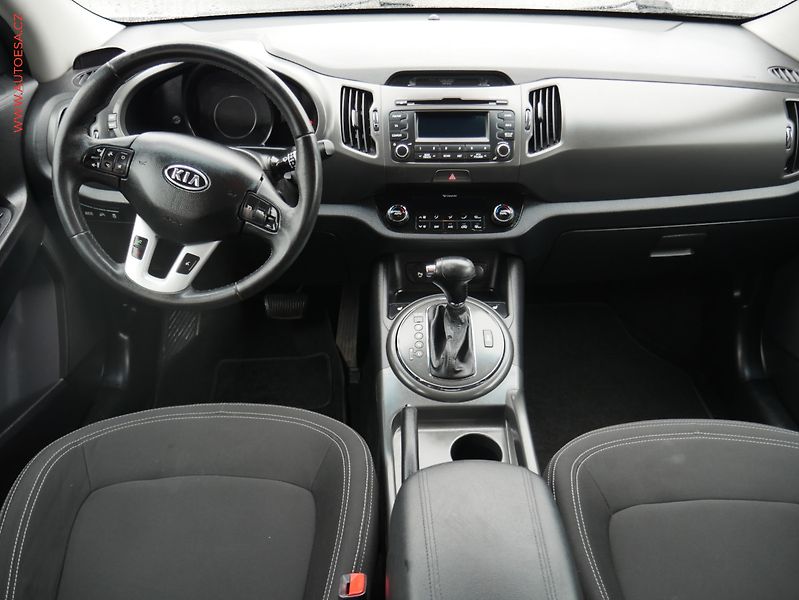 Kia Sportage (2012) 2.0 CRDi 4x4, ČR, AT, park - fotka 8 z 21