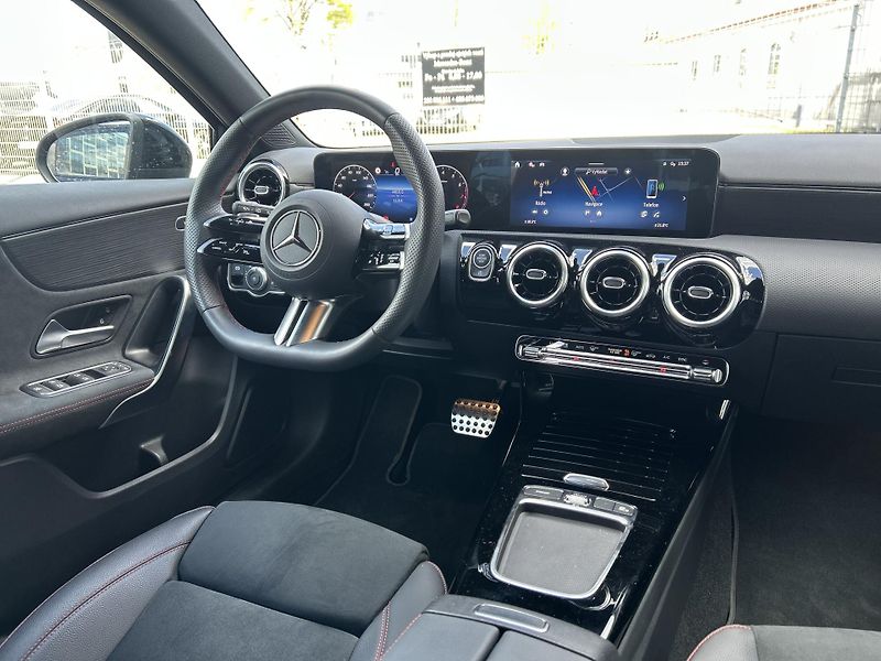Mercedes-Benz Třídy A A 180 AMG - fotka 12 z 28
