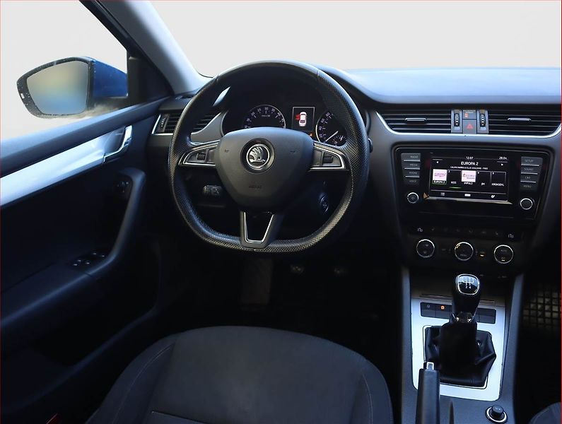 Škoda Octavia (2016) 1.6 TDI, Navi, Xenony - fotka 7 z 18