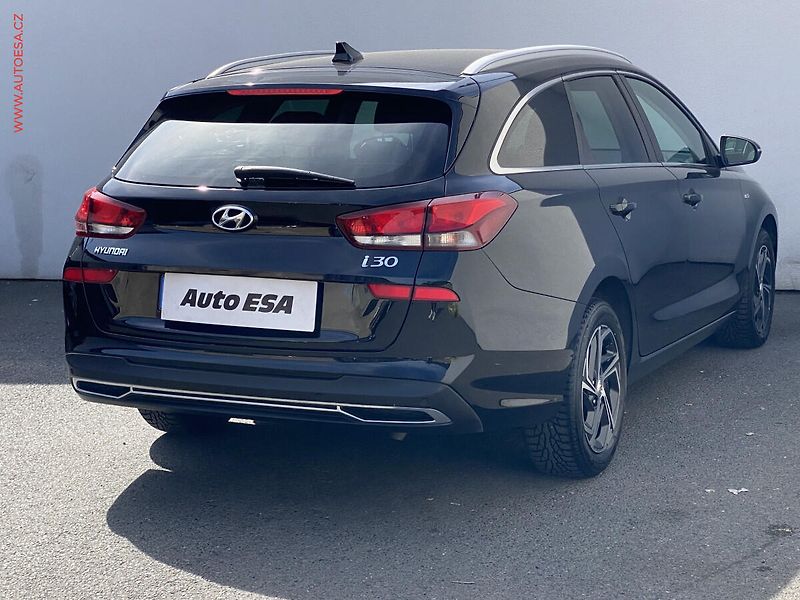 Hyundai i30 (2020) 1.5 T-GDi, 1.maj,ČR, Smart - fotka 4 z 22