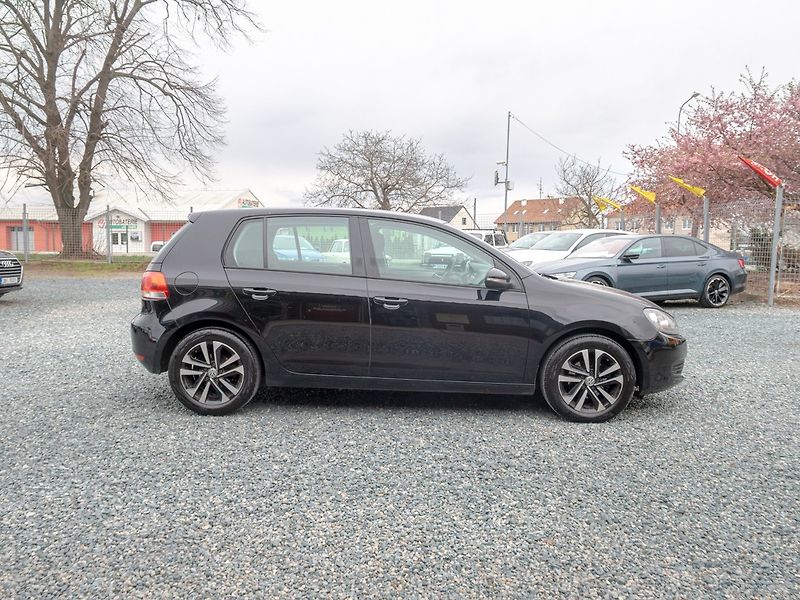 Volkswagen Golf (2012) 1.6TDI 77KW – SERVIS - fotka 4 z 46