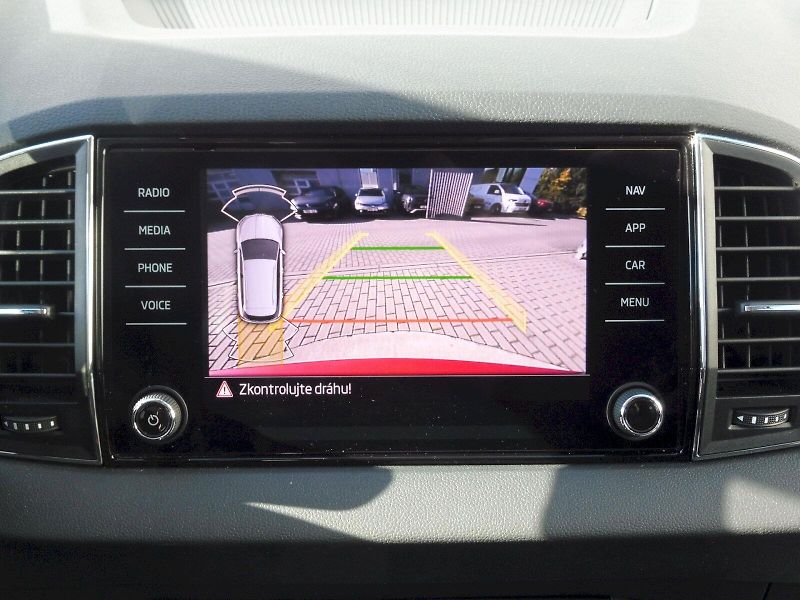Škoda Karoq (2025) Top Selection 1,5 TSI 110kW - fotka 12 z 29