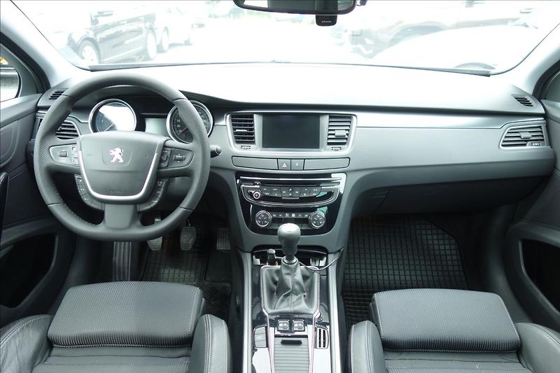 Peugeot 508 2,0 BHDi 110KW,ČR,S&S ALLURE. - fotka 20 z 36