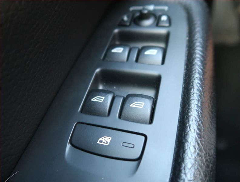 Volvo XC60 (2020) Inscription T8 Twin Engine - fotka 14 z 14
