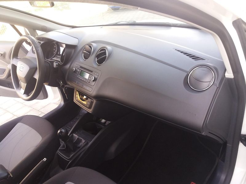 Seat Ibiza 1.2TSi,63kW,ESP,DIG.KLIM, - fotka 10 z 17