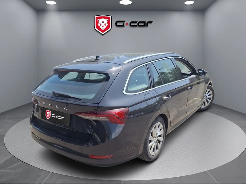 Škoda Octavia kombi 2.0 TDI Style 110 kW DSG - fotka 2 z 3