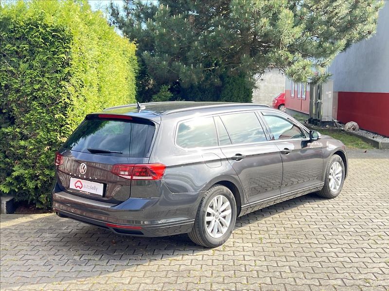 Volkswagen Passat 2,0 TDi Bussines DSG záruka - fotka 6 z 31