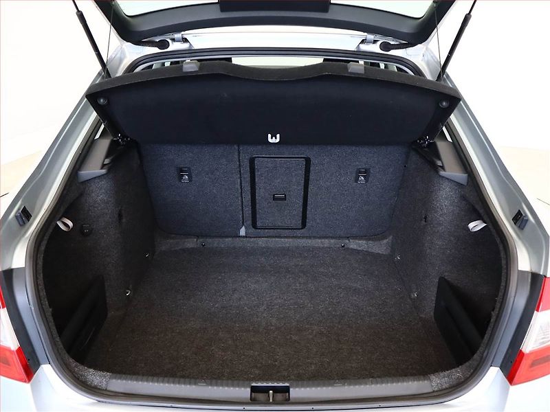 Škoda Octavia (2013) Elegance 1.6 TDI, Serv.kniha - fotka 11 z 16