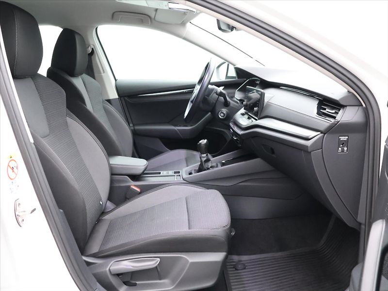 Škoda Octavia 2,0 TDI 85kW Ambition CZ DPH - fotka 12 z 35