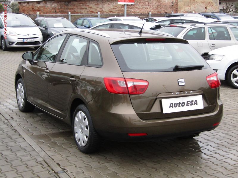 Seat Ibiza (2010) 1.6 TDi, ČR, Style - fotka 6 z 15