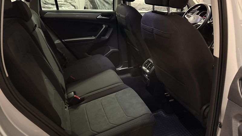 Volkswagen Tiguan (2022) 2.0 TDI,LIFEREZERVOVÁNO - fotka 14 z 40