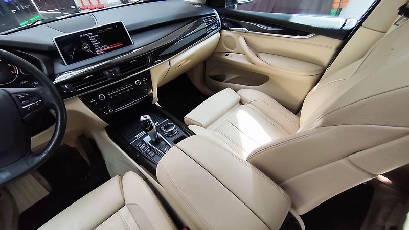 BMW X5 (2014) - fotka 27 z 63