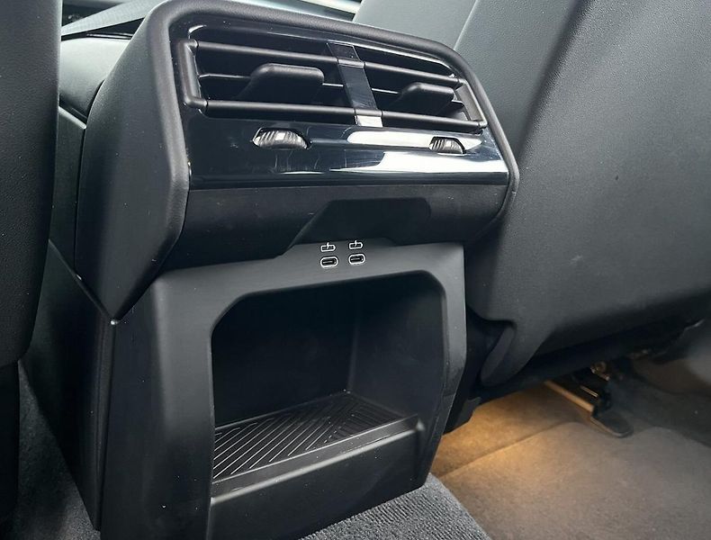 BMW Řada 5 530e xDrive Touring ada. temp. - fotka 17 z 19