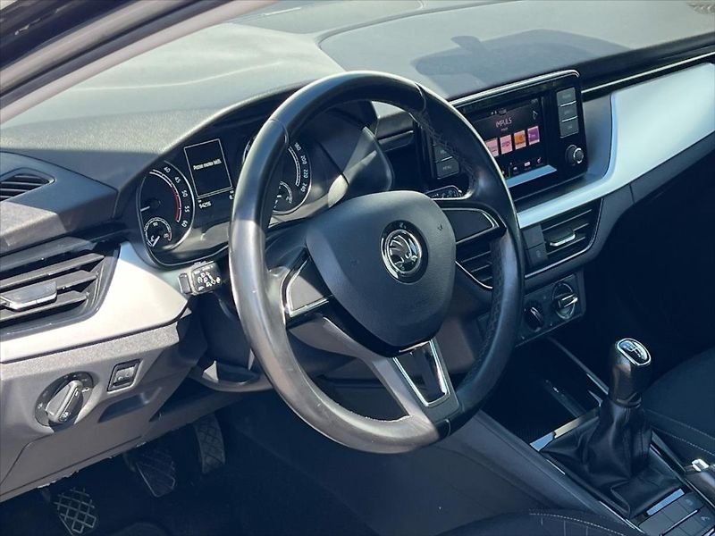 Škoda Scala 1,6 TDi 85kW AMBITION - fotka 10 z 23