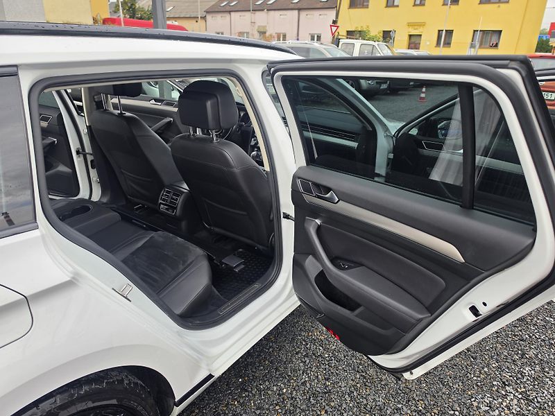 Volkswagen Passat 2.0 TDI DSG Night Paket  - fotka 7 z 24