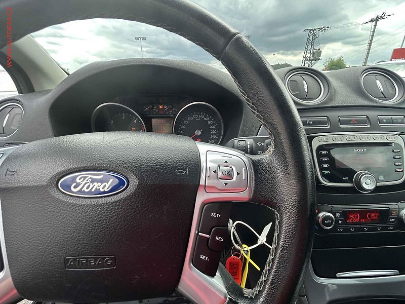 Ford Mondeo (2011) 2.0 TDCi, Klima - fotka 17 z 17