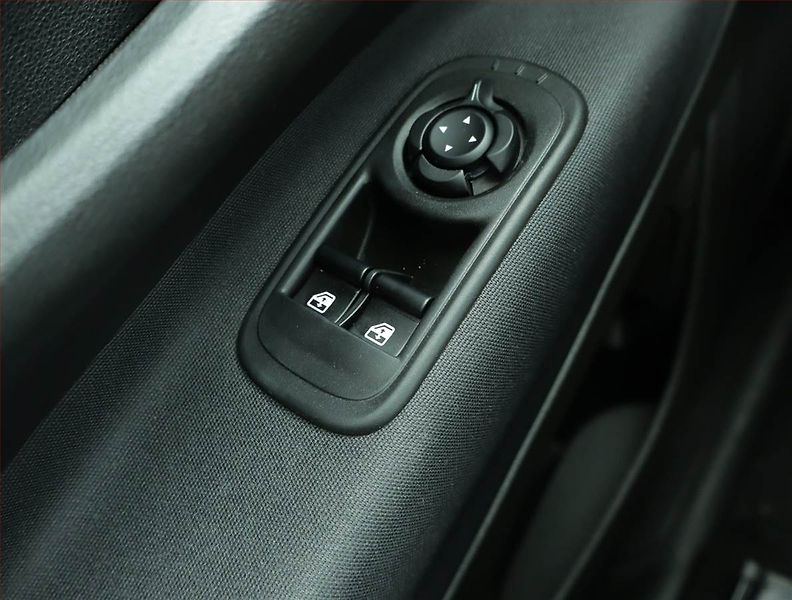 Fiat 500e (2021) 42 kWh, SoH 92%, Automat - fotka 18 z 20