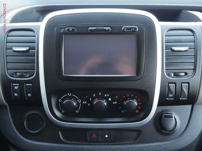 Renault Trafic (2015) 1.6dCi 8míst, 103kW, AC, TZ - fotka 12 z 15