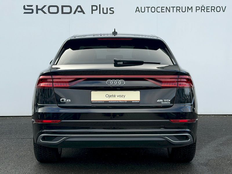 Audi Q8 (2021) 45 TDI 170kW Quattro - fotka 32 z 35