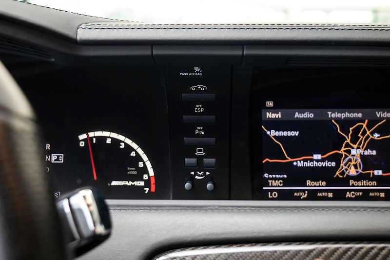 Mercedes-Benz CL V12/Nappa/HarmanKardon/Karbon/ - fotka 16 z 24