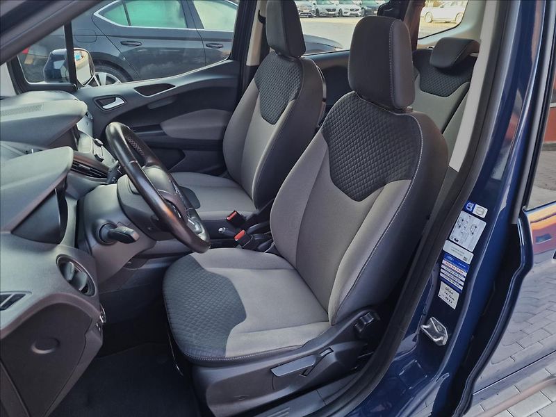 Ford Tourneo Courier 1.5TDCi 74kW Trend,ČR,1.Maj. - fotka 34 z 50