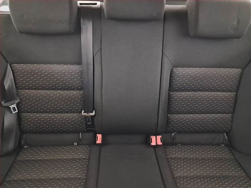 Škoda Octavia (2012) 1.6 TDI, po STK, rezervace - fotka 10 z 14