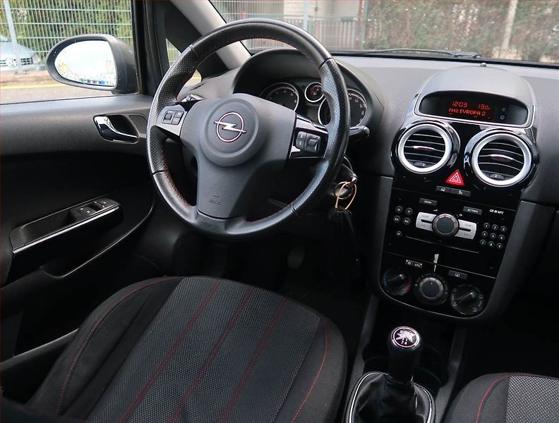 Opel Corsa (2011) 1.2, ČR,1.maj, Serv.kniha - fotka 7 z 16