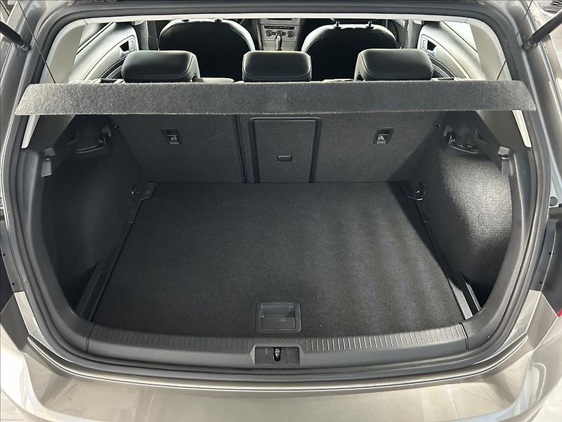 Volkswagen Golf 1,4   TSI 92kW,DSG,SERVISKA,ČR - fotka 24 z 26