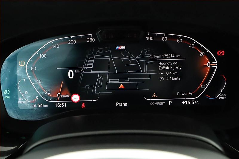 BMW Řada 5 (2022) M Sport 530d xDrive - fotka 16 z 21