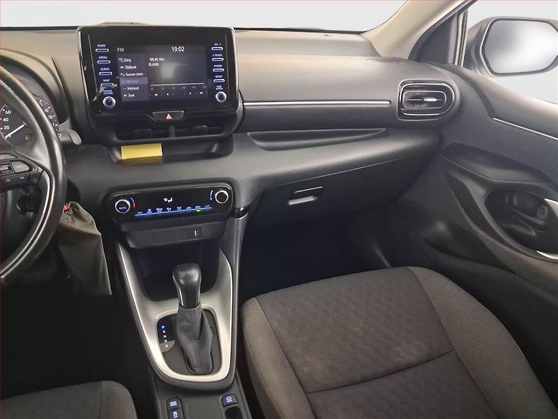 Toyota Yaris (2021) 1.5 Hybrid, Automat, ČR,1.maj - fotka 8 z 16