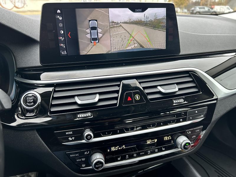 BMW Řada 5 520D XDRIVE, 1. majitel - fotka 15 z 33