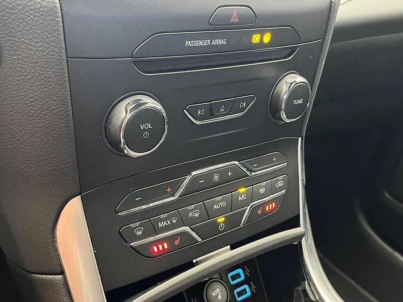 Ford S-MAX 2.5 Duratec HEV ST-LINE - fotka 26 z 68
