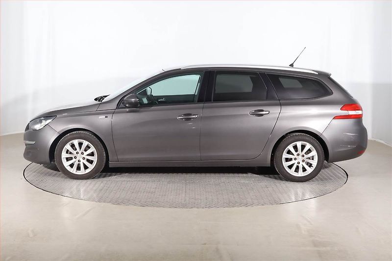 Peugeot 308 (2016) 1.6 BlueHDi, Serv.kniha - fotka 3 z 22