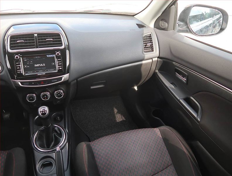 Mitsubishi ASX (2017) 1.6 MIVEC, Serv.kniha, Navi - fotka 8 z 20