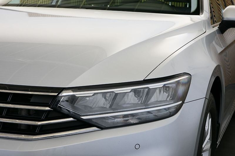 Volkswagen Passat 2.0TDI 110kW Webasto Pano Tažn - fotka 7 z 31