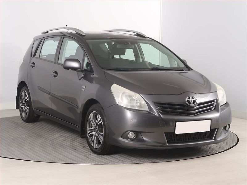 Toyota Verso (2011) 2.2 D-CAT, po STK, Tažné - fotografie inzerátu