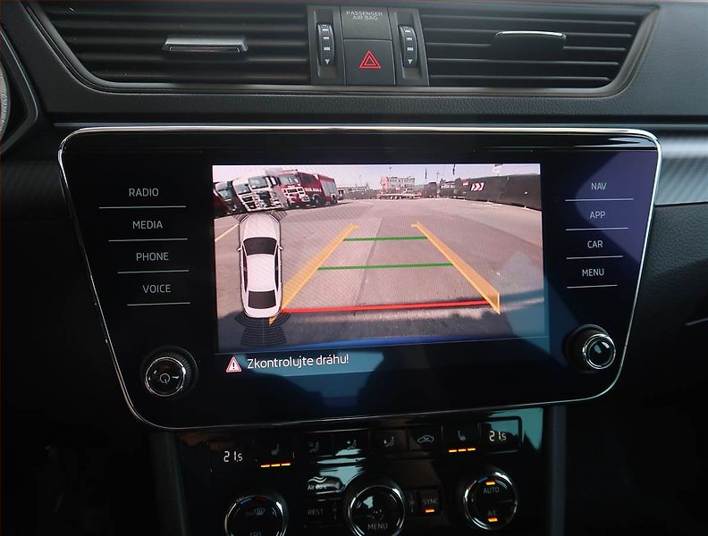 Škoda Superb (2020) Sportline 2.0 TDI - fotka 26 z 29