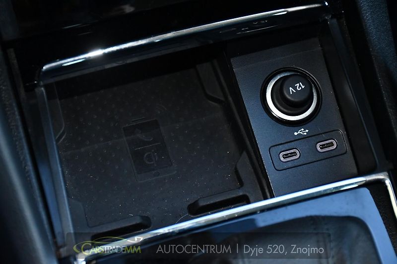 Škoda Kodiaq 2.0TDi 4X4 ACC LED NAV CARPLAY - fotka 35 z 54