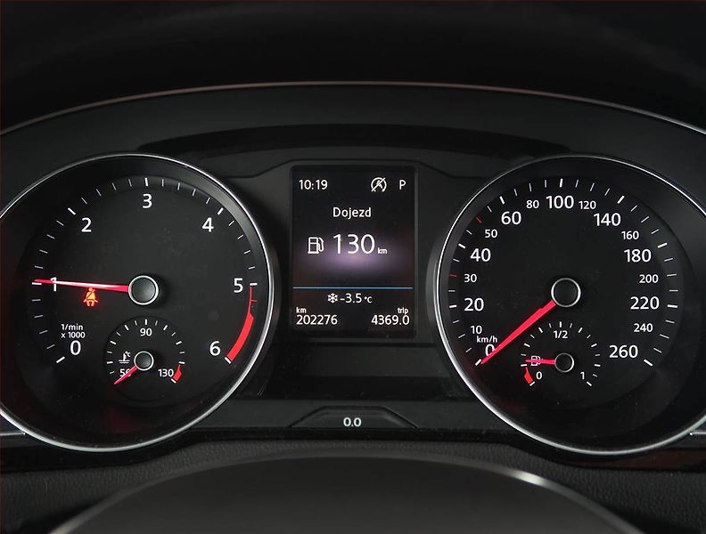 Volkswagen Passat (2017) 2.0 TDI, Automat, Kůže - fotka 11 z 16